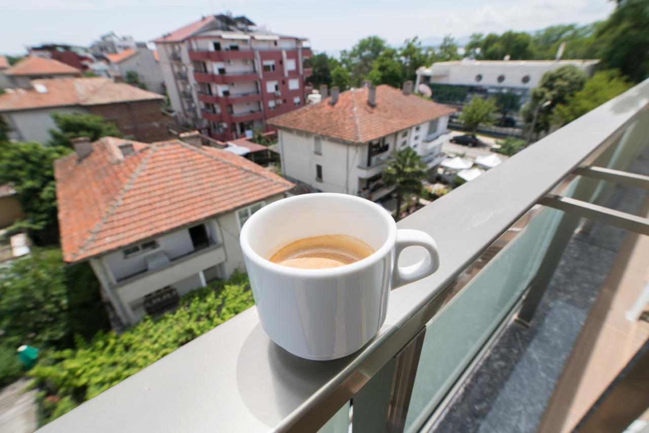 Cinema Hotel Primorsko Bagian luar foto