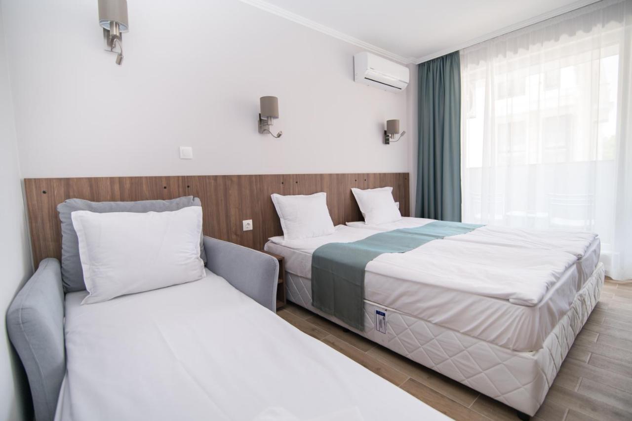 Cinema Hotel Primorsko Bagian luar foto