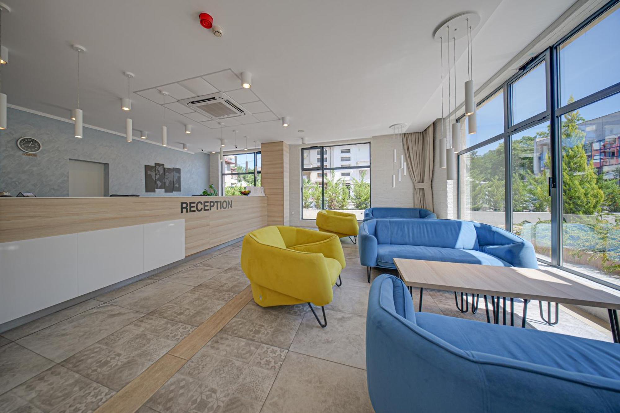 Cinema Hotel Primorsko Bagian luar foto